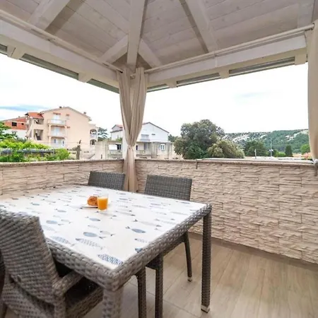 Sabbioso Sauna & Jacuzzi - Happy Appartamento Lopar