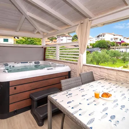Sabbioso Sauna & Jacuzzi - Happy * Lopar